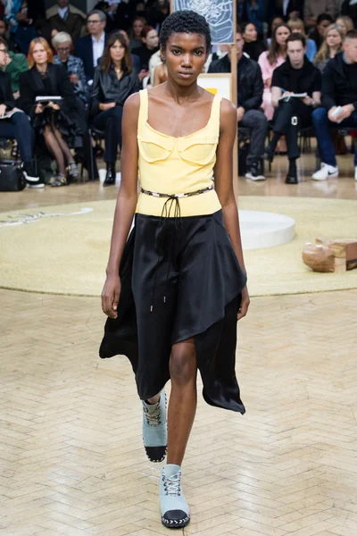 Look 5
